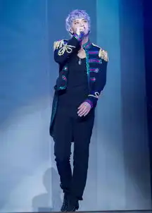 明星爱大牌黄子韬上海演唱会收官六套潮装彰显型男魅力