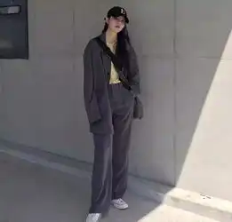 155170cm女生不必再一身黑,适当搭配亮色冬天这样穿,好看到爆炸