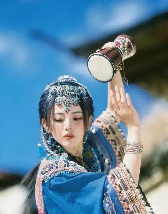 杨超越就是吃娱乐圈这碗饭的人