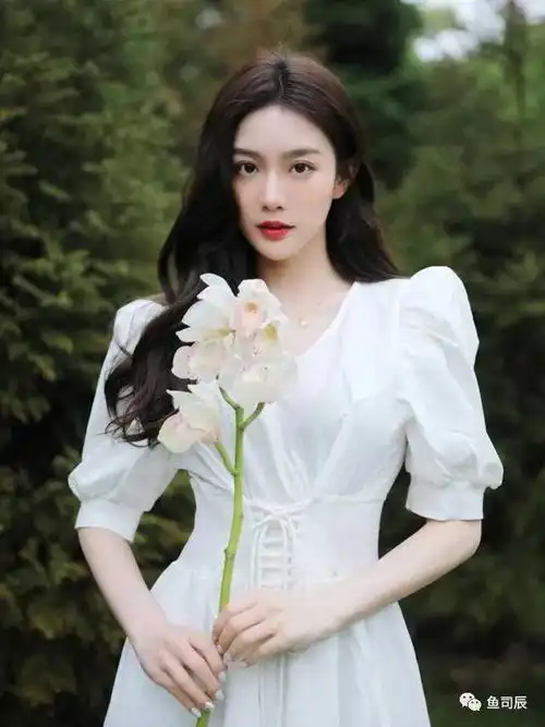 做一个精致的女人,你只需要找对搭配方法,这样穿,谁穿谁好看腾讯新闻