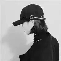 qq头像女生戴帽女生戴帽子遮脸低头的qq头像