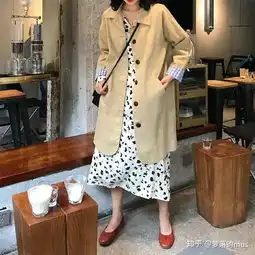 黑色碎花裙搭配什么外套好看