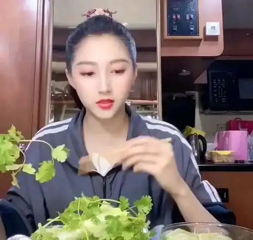 女明星减肥有多拼刘诗诗5年不吃主食,鞠婧祎用我不饿催眠自己