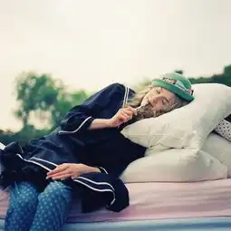 森女恋物志梦幻气息的复古少女人像