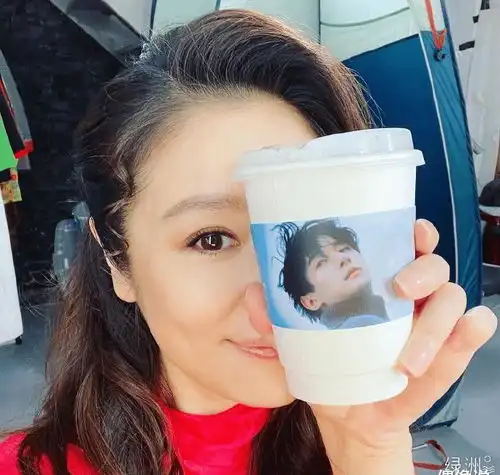 霍建华4岁女儿脾气大,常对林心如说妈妈你走开,原因好无奈