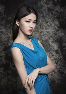 气质美女曾晓夏蓝裙优雅写真图赏美女图片app178手游网图库