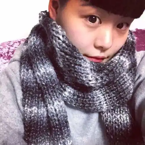 脸大的女生剪短发会比留长发好看一点吗