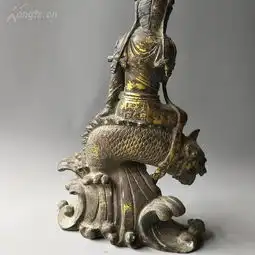 山区收的大型鎏金老铜佛像,骑龙自在观音