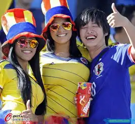 小组赛墨镜美妞球迷也有明星范儿引屌丝合影68264352014世界杯图片库