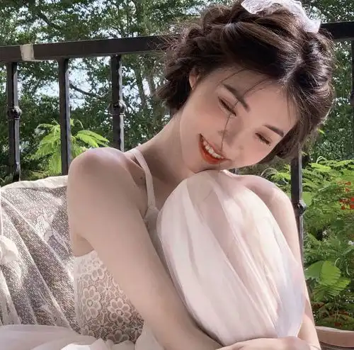 高清女头世界上唯有父母和前途不可辜负