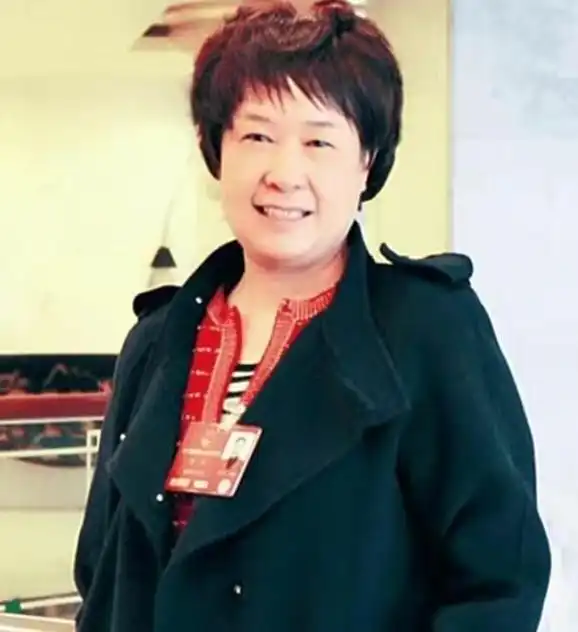 湖南烟草女王卢平落马记与情夫合谋敛财数亿,还有专人洗钱