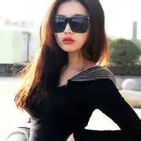 求成熟戴墨镜美女图片