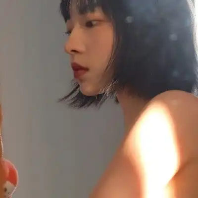 ins极尽温柔的女生头像