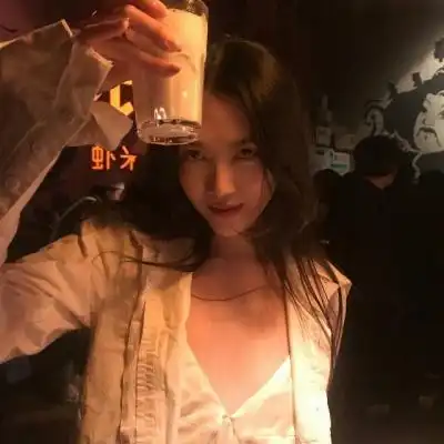 又可爱又搞怪的女生头像有个性以朋友名义爱着一个人