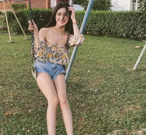 蔡卓宜身材有多好小露香肩,大秀美腿,好身材惹无数女生羡慕