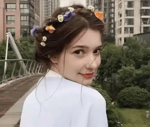 浙大混血校花走红,自带一张高级脸,中文名字似皇妃霸气侧漏