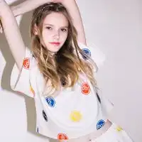 小清新气质的欧美女3a