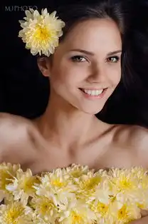 温柔如少女性感如花