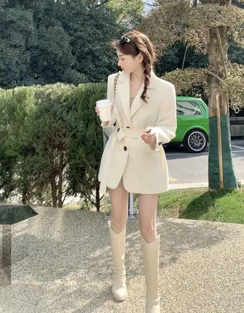 别穿短裙啦小个子更适合穿长裙,这样穿显瘦又显高