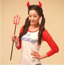 辣妈金喜善变红魔少女美貌如昔