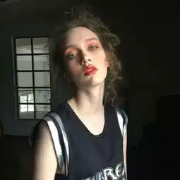 头像想待在喜欢的人身边是理所当然的啊