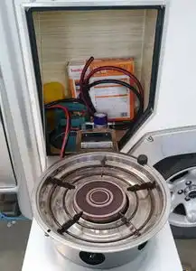 房车改造哪家强河南瓜农的房车如同皇帝銮驾