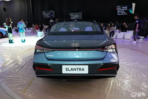 2023成都车展北京现代新款伊兰特售9.98万元起