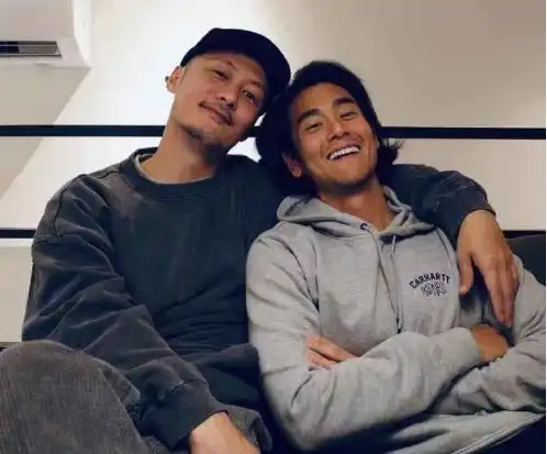 余文乐彭于晏18年后再晒合照,一个已结婚生子,一个仍旧单身