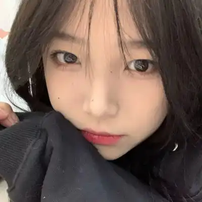 普通真人女生头像,简约而不失时尚