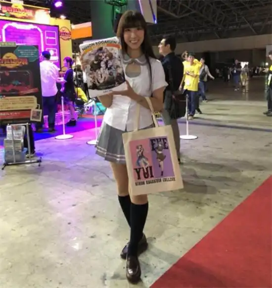 看游戏还是小姐姐小宇直击东京tgs2018,沉迷美女cos还女装撩妹