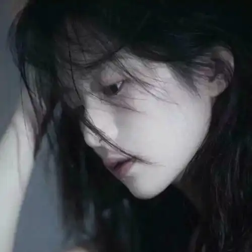 悲伤到到流泪的意难平文案