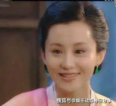 黄晓明情史为爱隐忍的四个女人,成就了他和小12岁嫩模的爱情