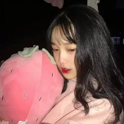 又可爱又搞怪的女生头像有个性以朋友名义爱着一个人