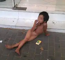 6岁女童赤身裸体抽烟街头乞讨5197709绿色图片库大视野搜狐