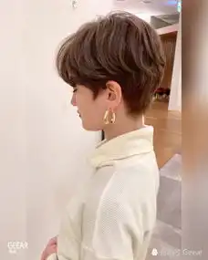 看过日系女生的海感短发,会让你摒弃又闷又热的长发造型