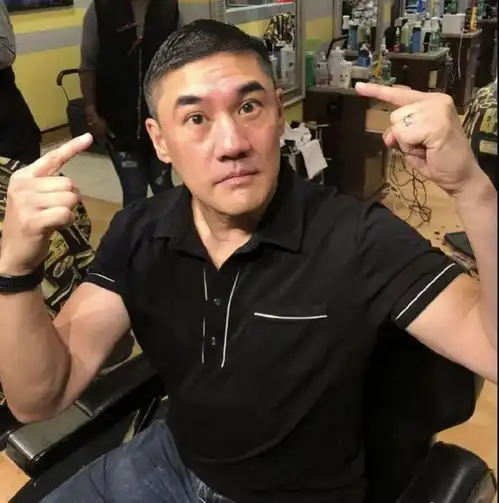 54岁吴大维型男鼻祖变油腻大叔,有心有力扬言要追生第二胎