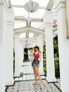 杜若溪晒海滩美照,穿黄色露背裙身材似少女,瘦60斤果然不一样