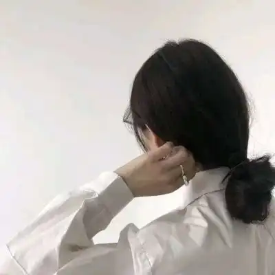 她说,知音难求,一琴一瑟一孤独,岁月女生头像我要个性网