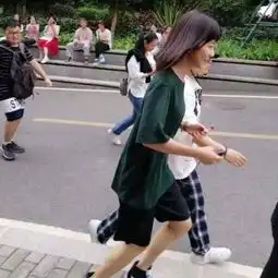 继耿耿之后,29岁谭松韵又演学生,光看生图就让人心动不已