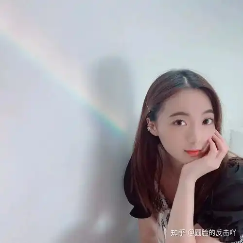 甜美可人颜值爆表的天蝎座小姐姐,等你来牵手