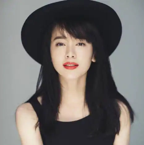 她美貌不输许晴,出道20年绯闻不断,如今与大20岁丈夫幸福美满