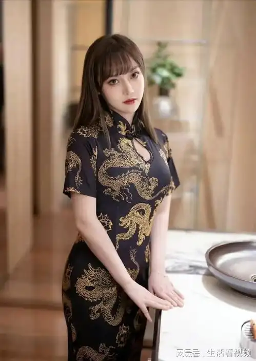 龙飞凤舞,长腿靓丽女神的黑色包臀旗袍秀