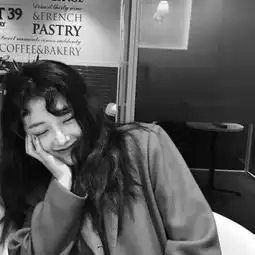 黑白女头时尚并驾齐驱