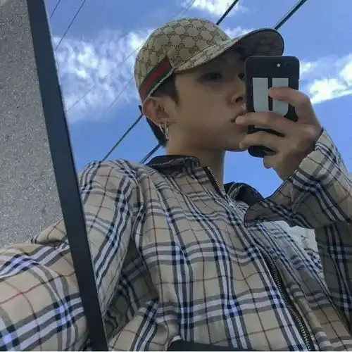 来一波原宿风男生头像