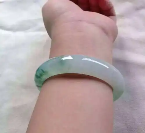 为什么戴玉的女人运气会更好这3大优势现在知道还不晚