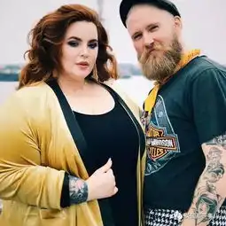 从未婚先孕的肥胖少女到如日中天的网红模特.她拿了一手烂牌,依然打得很漂亮