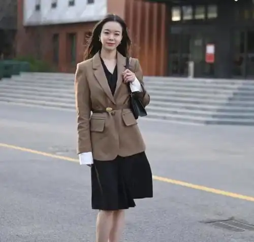 日本女人对卡其色情有独钟,优雅气质不挑人