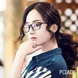 迪丽热巴戴眼镜扮丑赵丽颖舒淇戴眼镜仍很美