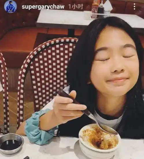 曹格晒女儿grace近照,褪去婴儿肥变小美女,纤细大长腿分外抢镜