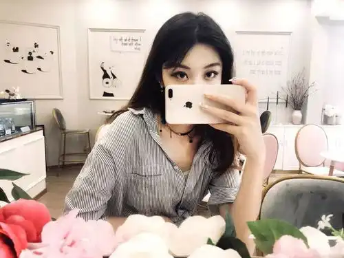 吃鸡上瘾少女枪给我三级头给我跳机场不要怂
